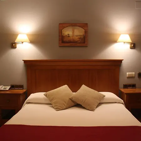 & Pena Montanesa Aínsa