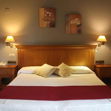 Hotel & Pena Montanesa