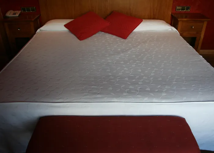 & Pena Montanesa Aínsa