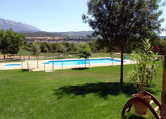 & Pena Montanesa Aínsa