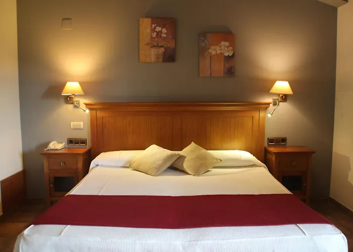 Hotel & Pena Montanesa