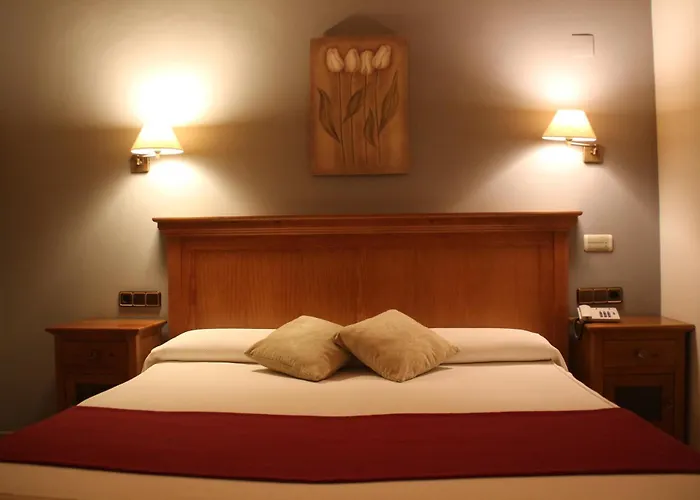 & Pena Montanesa 3* Aínsa